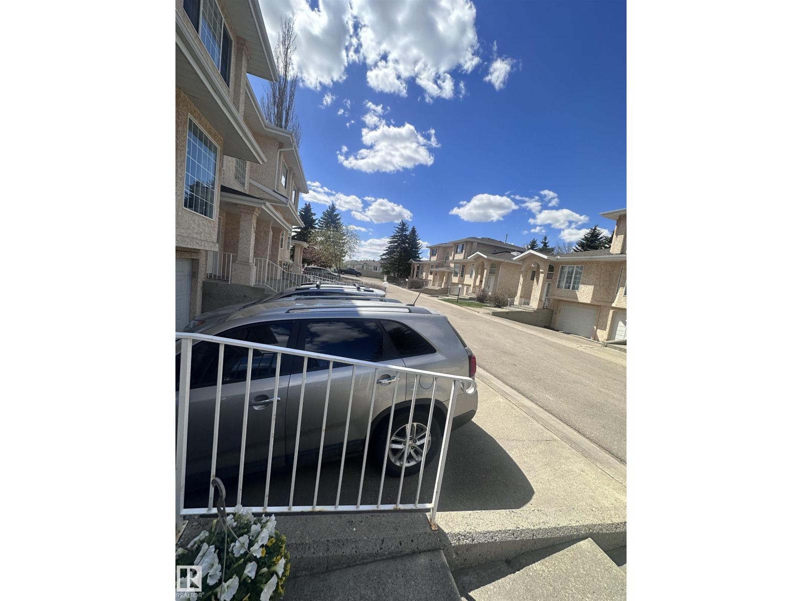 1636 Jamha Rd Nw, Edmonton, Alberta  T6L 6V7 - Photo 3 - E4487104