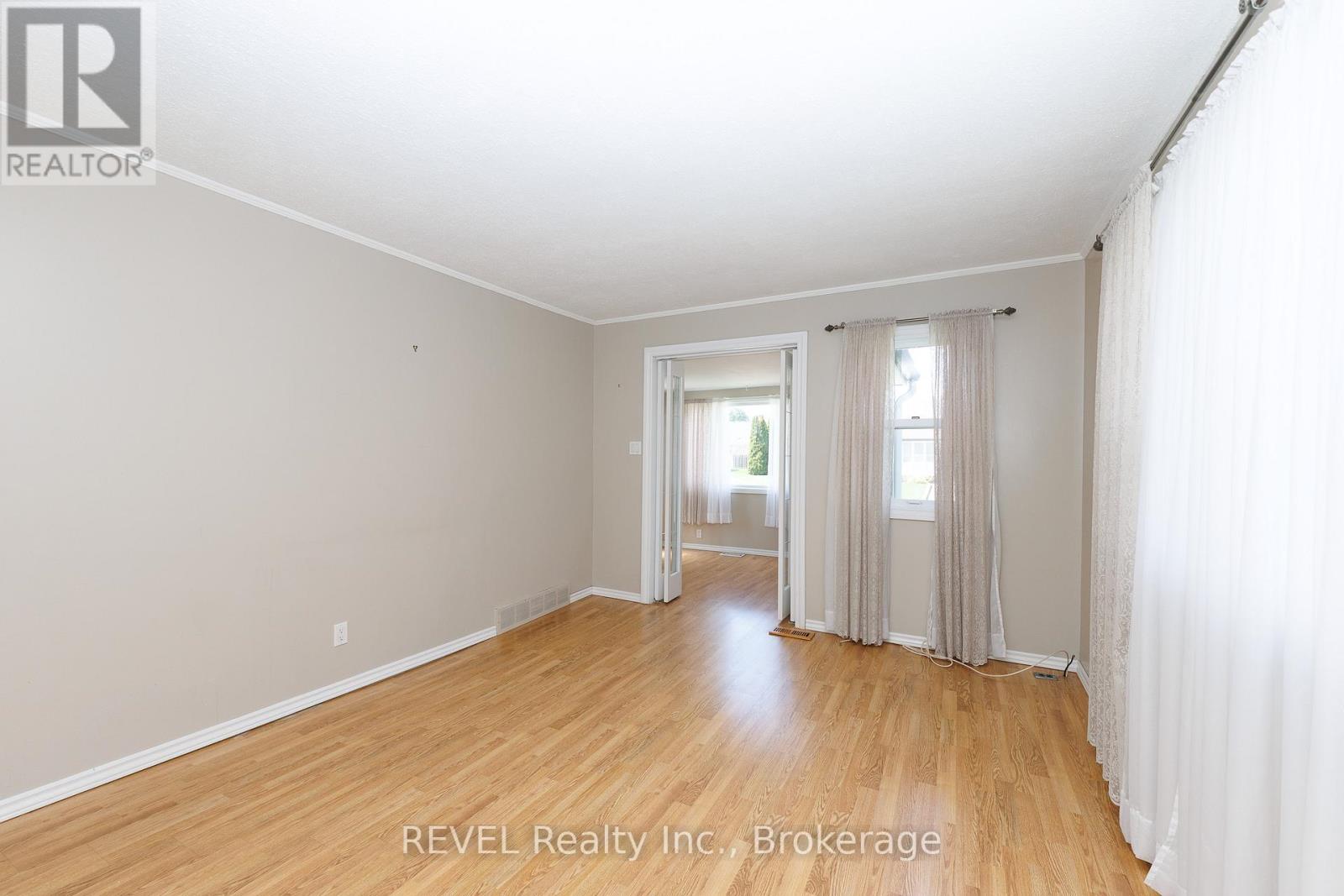 3430 Saint George Avenue, Niagara Falls, Ontario  L2J 2P8 - Photo 9 - X13114748