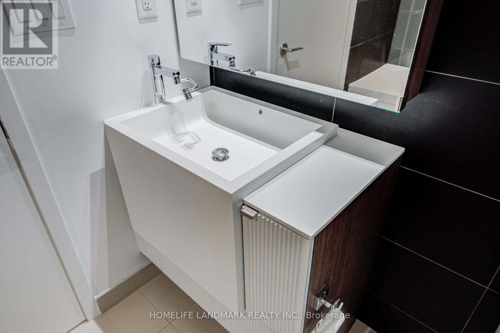 4911 - 21 Iceboat Terrace, Toronto, Ontario  M5V 4A9 - Photo 25 - C13114652