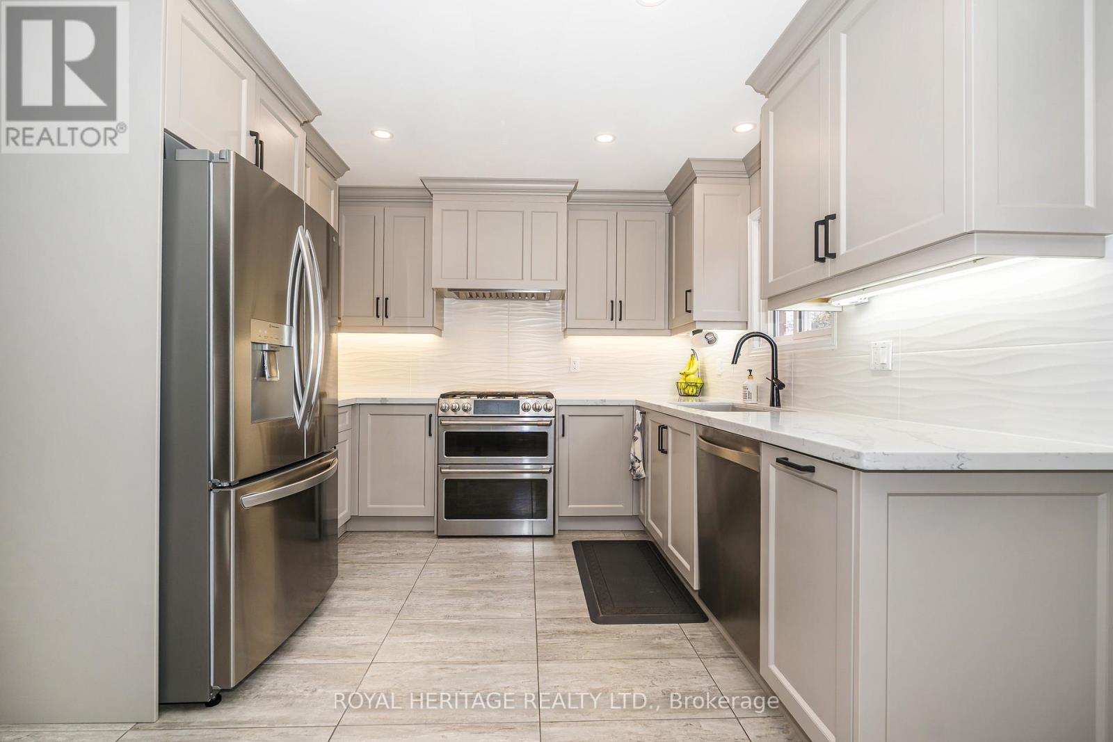 525 Sundown Crescent, Pickering, Ontario  L1V 6A8 - Photo 10 - E13114742