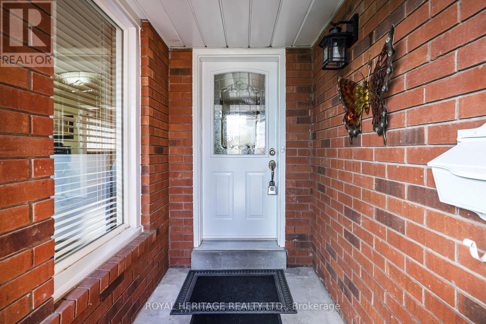 525 Sundown Crescent, Pickering, Ontario  L1V 6A8 - Photo 3 - E13114742