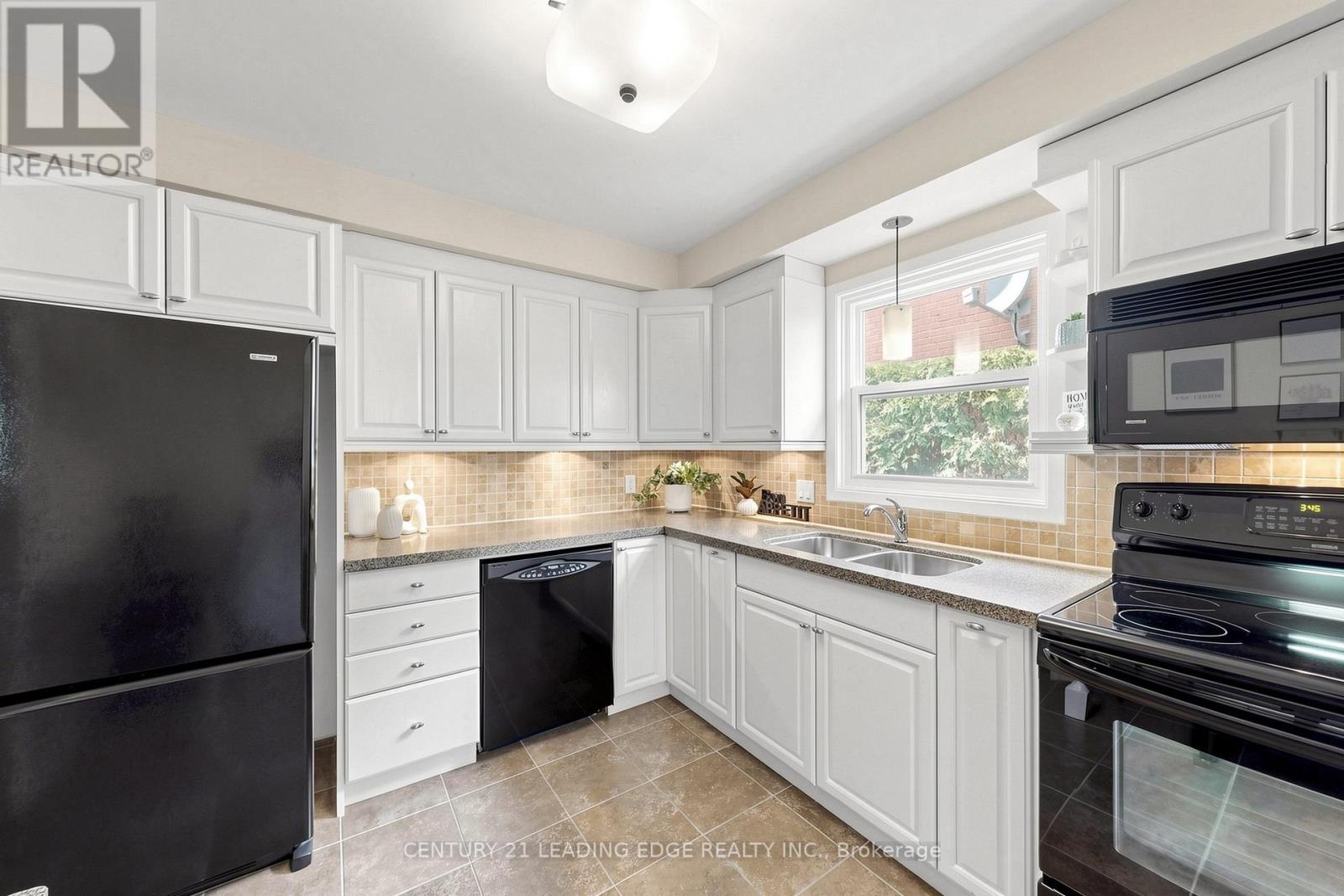 5 Madsen Crescent, Markham, Ontario  L3R 4P2 - Photo 13 - N13114598