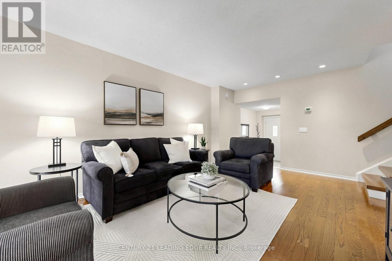 5 Madsen Crescent, Markham, Ontario  L3R 4P2 - Photo 4 - N13114598
