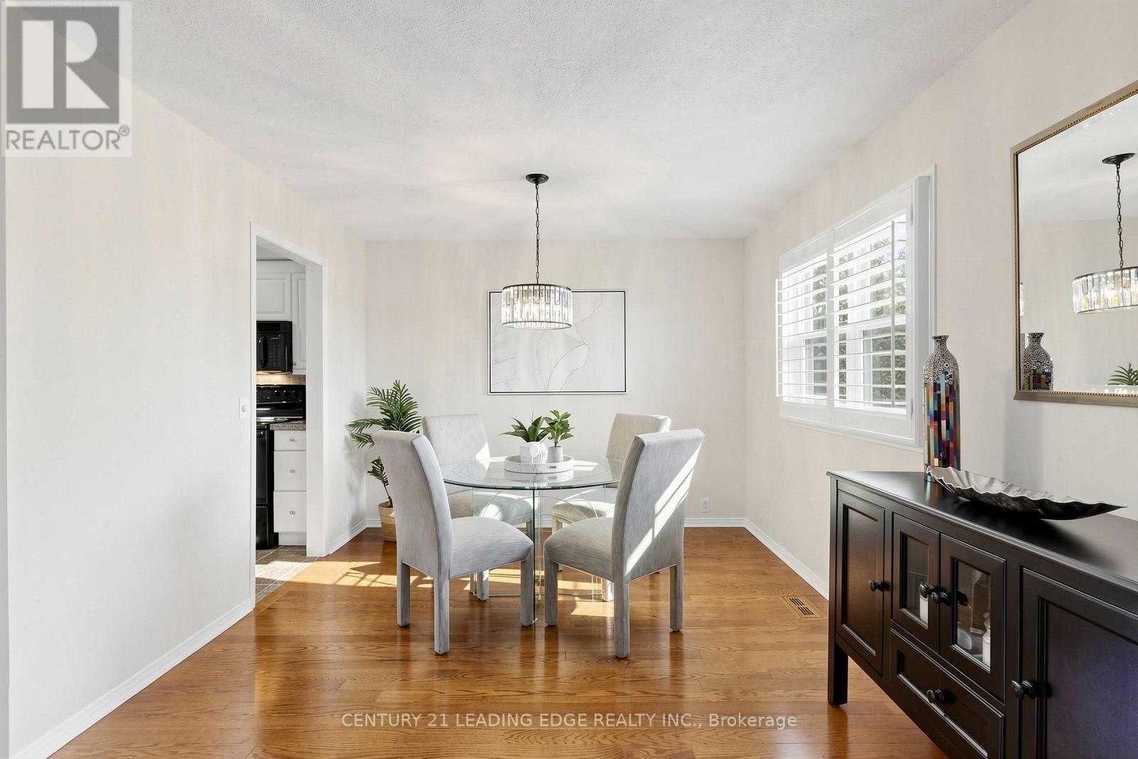 5 Madsen Crescent, Markham, Ontario  L3R 4P2 - Photo 9 - N13114598