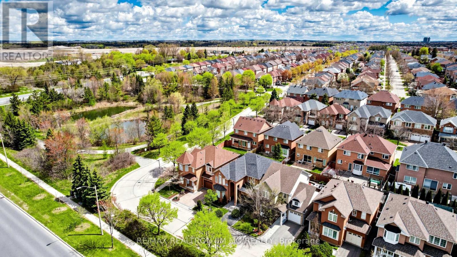 6 Majestic Drive, Markham, Ontario  L6C 2B2 - Photo 2 - N13114620