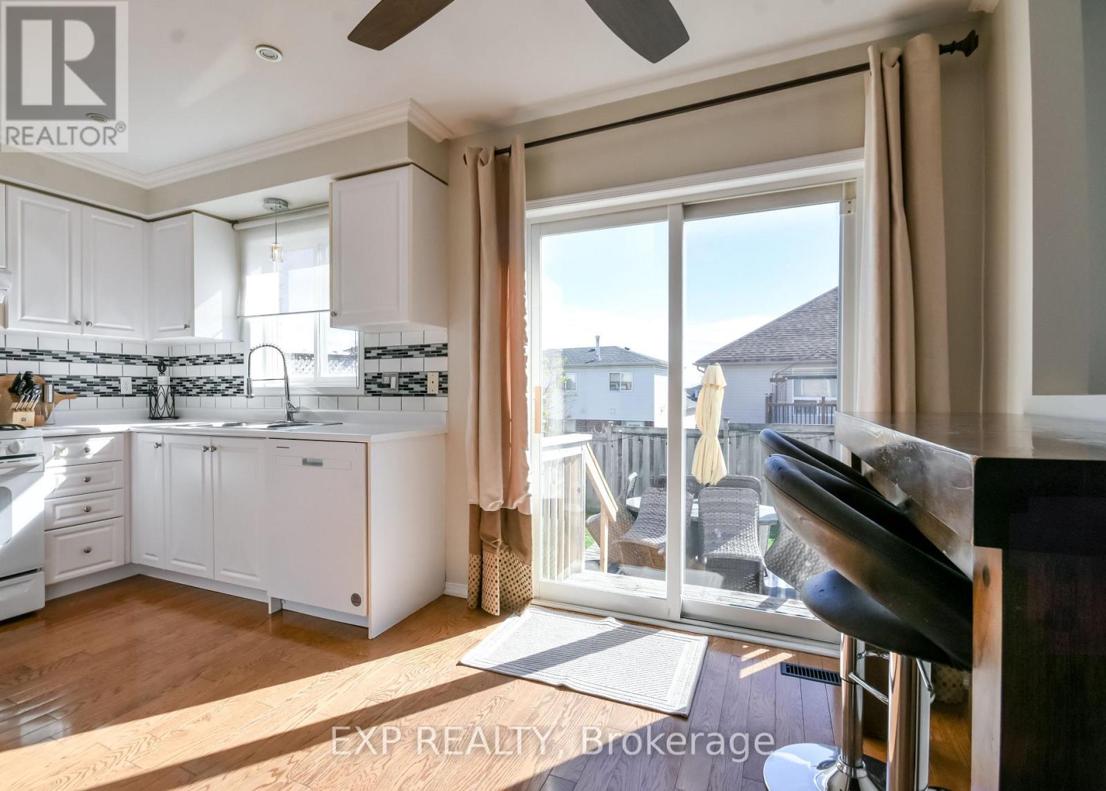 15 Trevino Circle, Barrie (East Bayfield), Ontario  L4M 6V4 - Photo 8 - S13114674