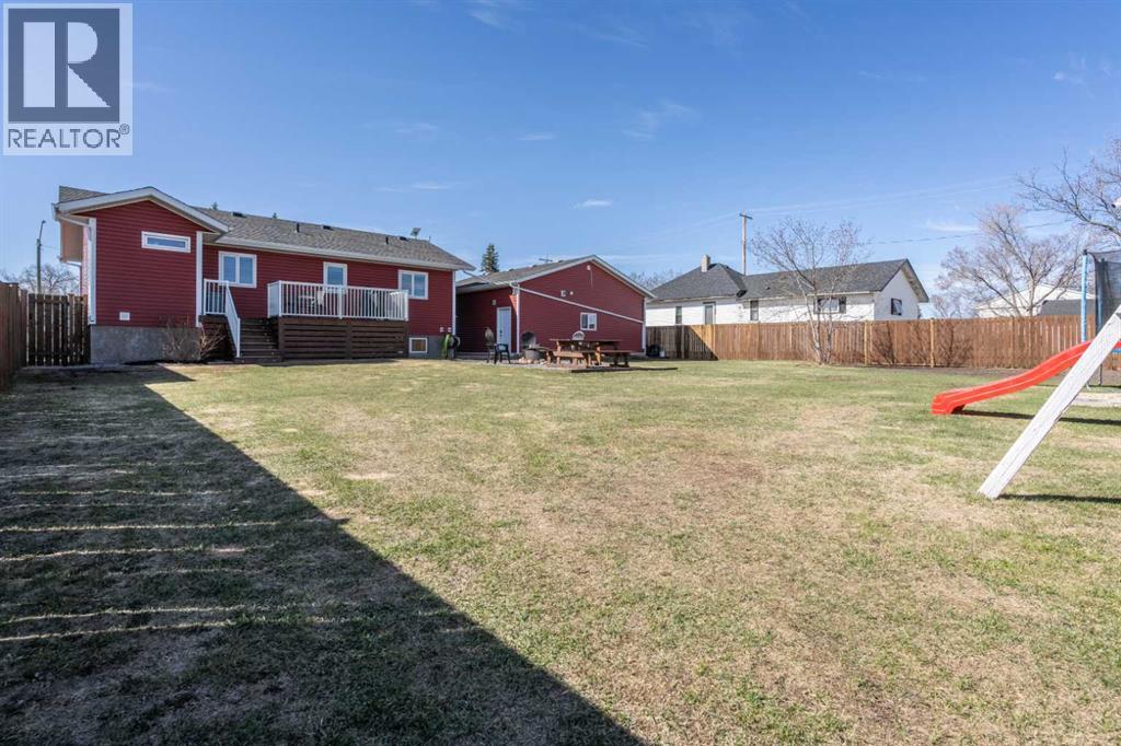 12 1 Avenue Se, Round Hill, Alberta  T0B 3Z0 - Photo 32 - A2309093