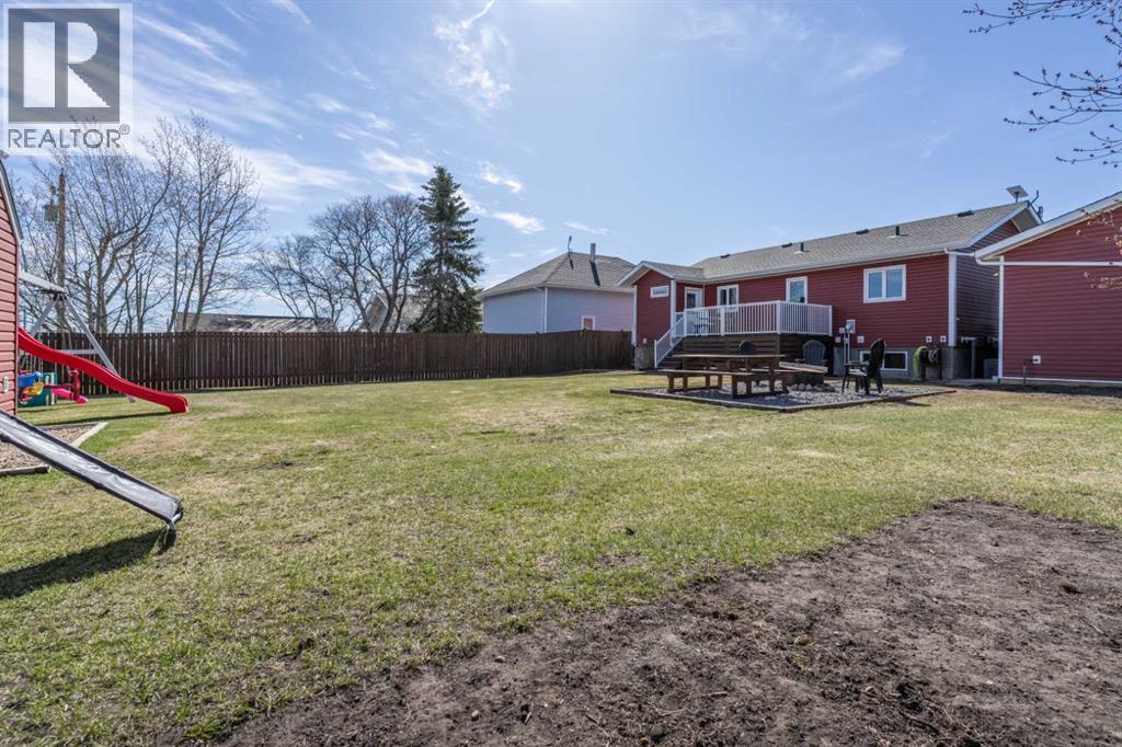 12 1 Avenue Se, Round Hill, Alberta  T0B 3Z0 - Photo 33 - A2309093