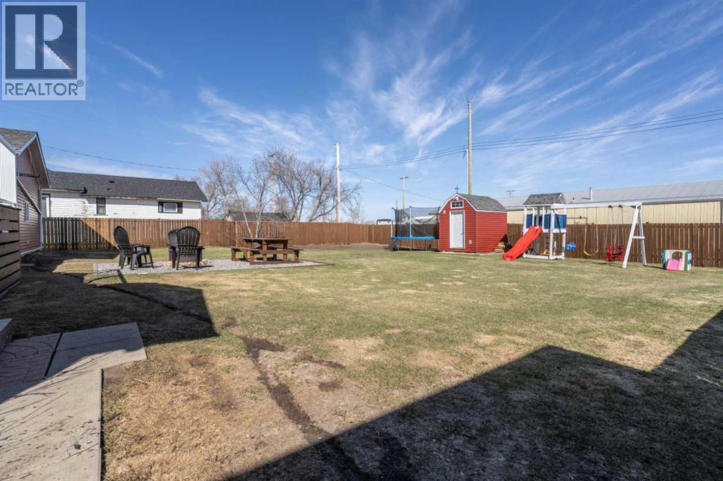 12 1 Avenue Se, Round Hill, Alberta  T0B 3Z0 - Photo 34 - A2309093
