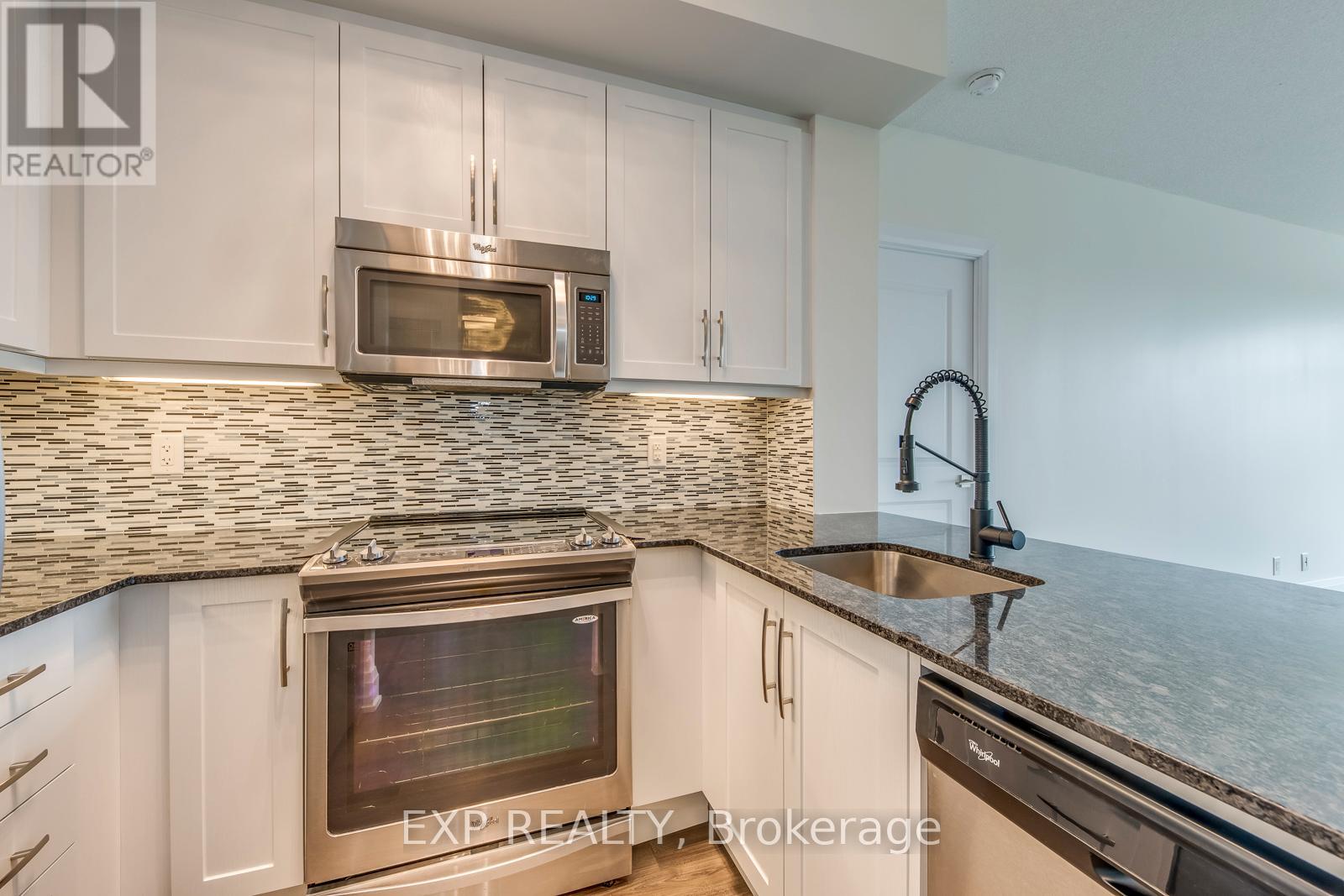 1118 - 1 Old Mill Drive, Toronto, Ontario  M6S 0A1 - Photo 10 - W13114792