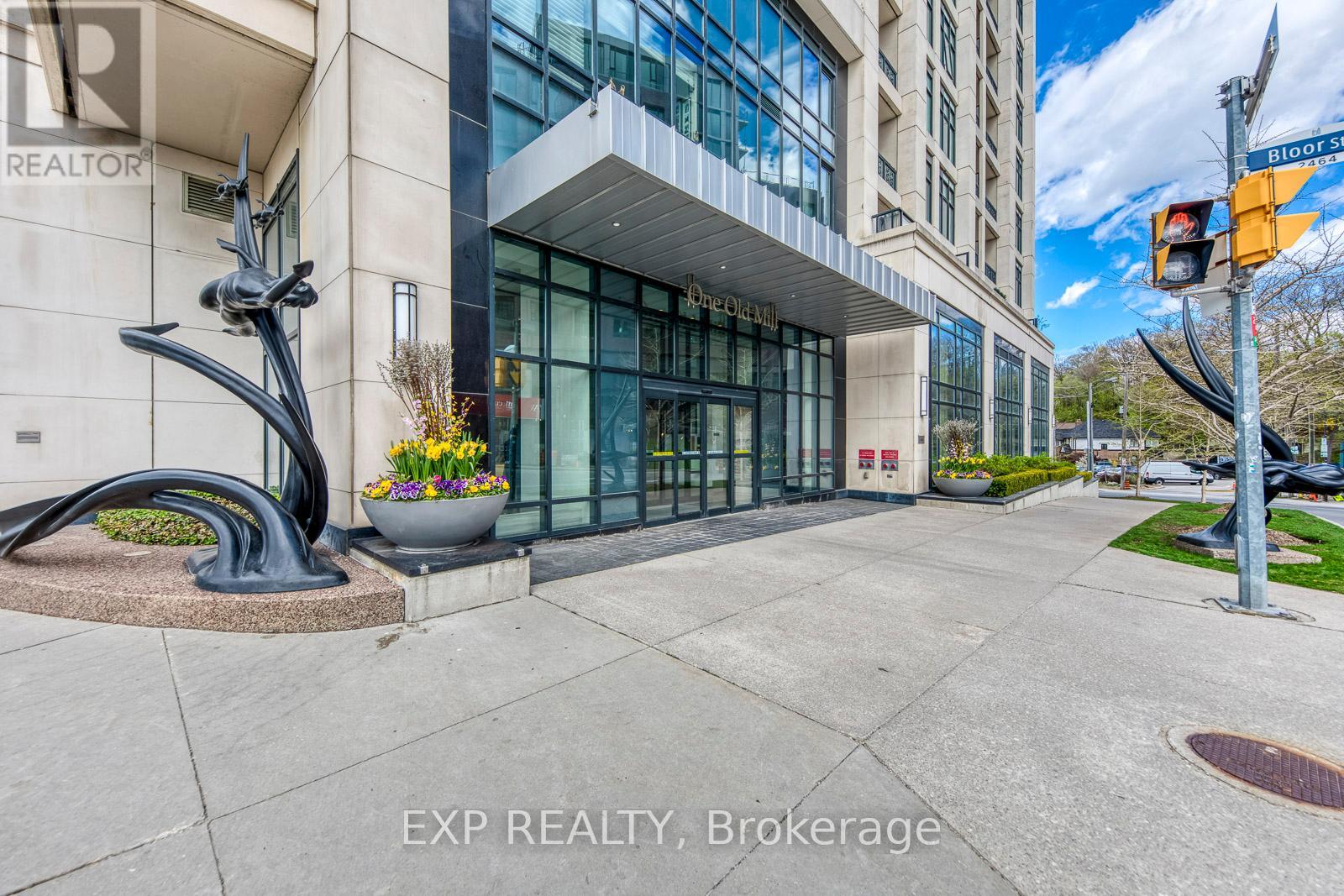 1118 - 1 Old Mill Drive, Toronto, Ontario  M6S 0A1 - Photo 4 - W13114792
