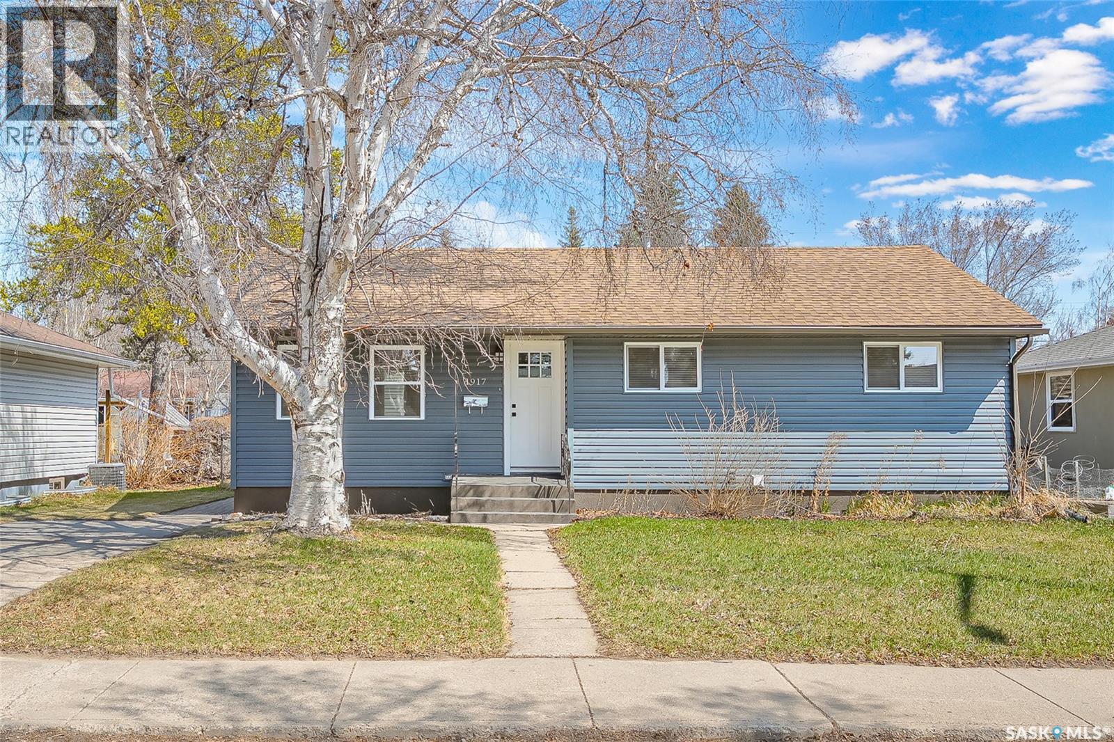 1917 Cairns Avenue, Saskatoon, Saskatchewan  S7J 1T3 - Photo 1 - SK035632