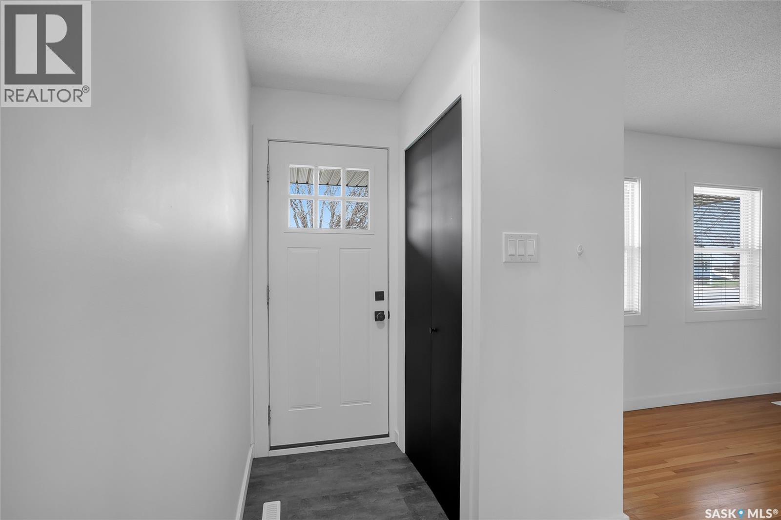1917 Cairns Avenue, Saskatoon, Saskatchewan  S7J 1T3 - Photo 6 - SK035632