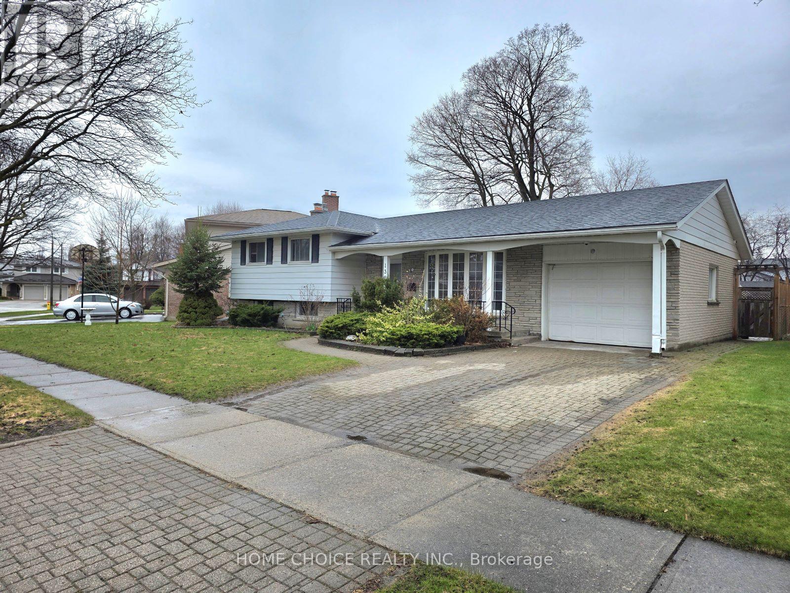 130 Champlain Crescent, Kitchener, Ontario  N2B 2Y6 - Photo 2 - X13114682