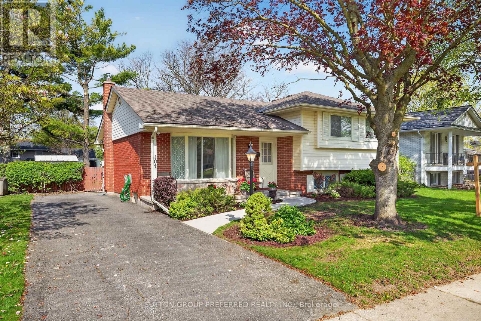 104 MCLEAN DRIVE, London North, Ontario