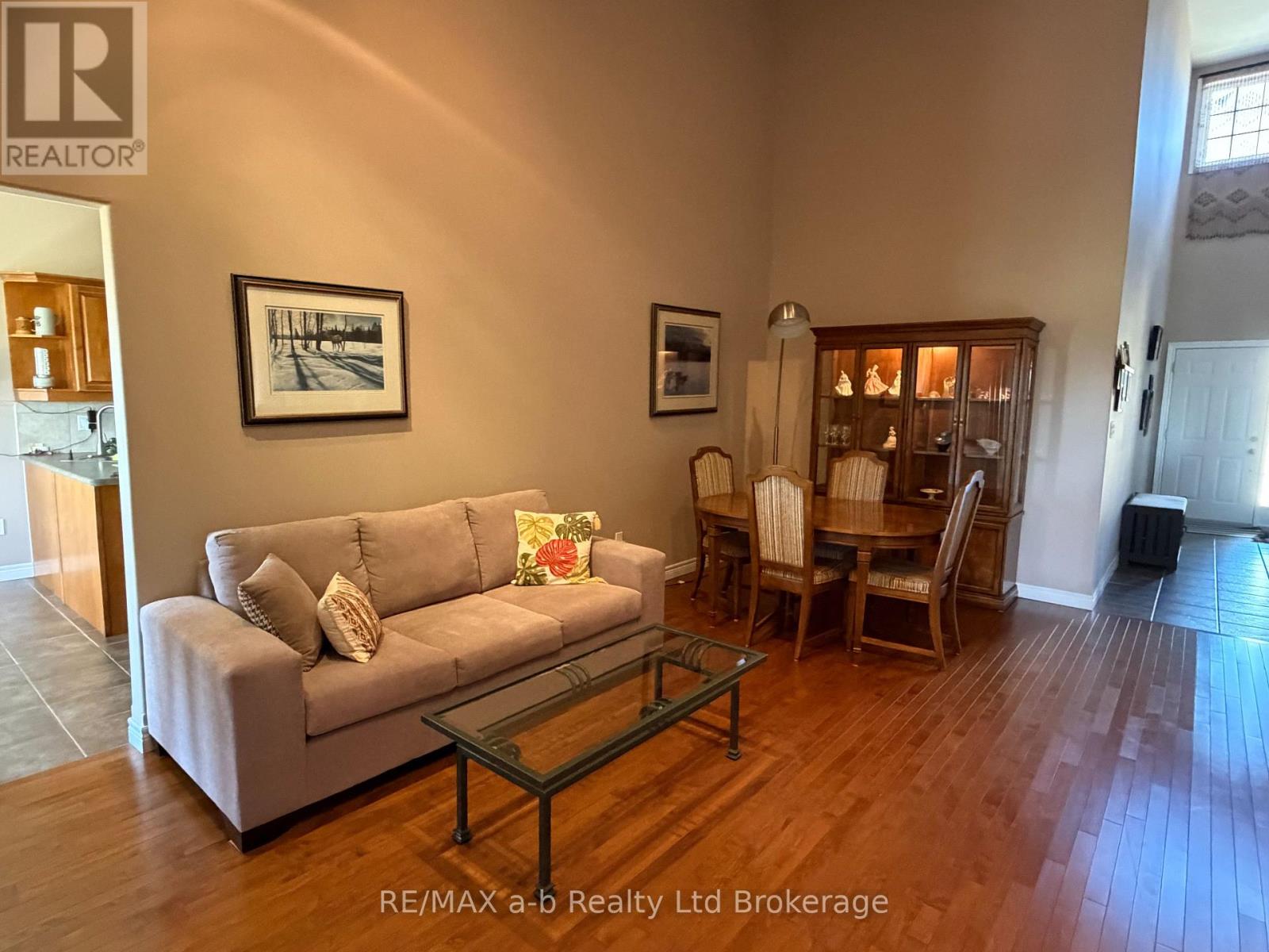 717 Garden Court Crescent, Woodstock, Ontario  N4T 0A2 - Photo 5 - X13114290