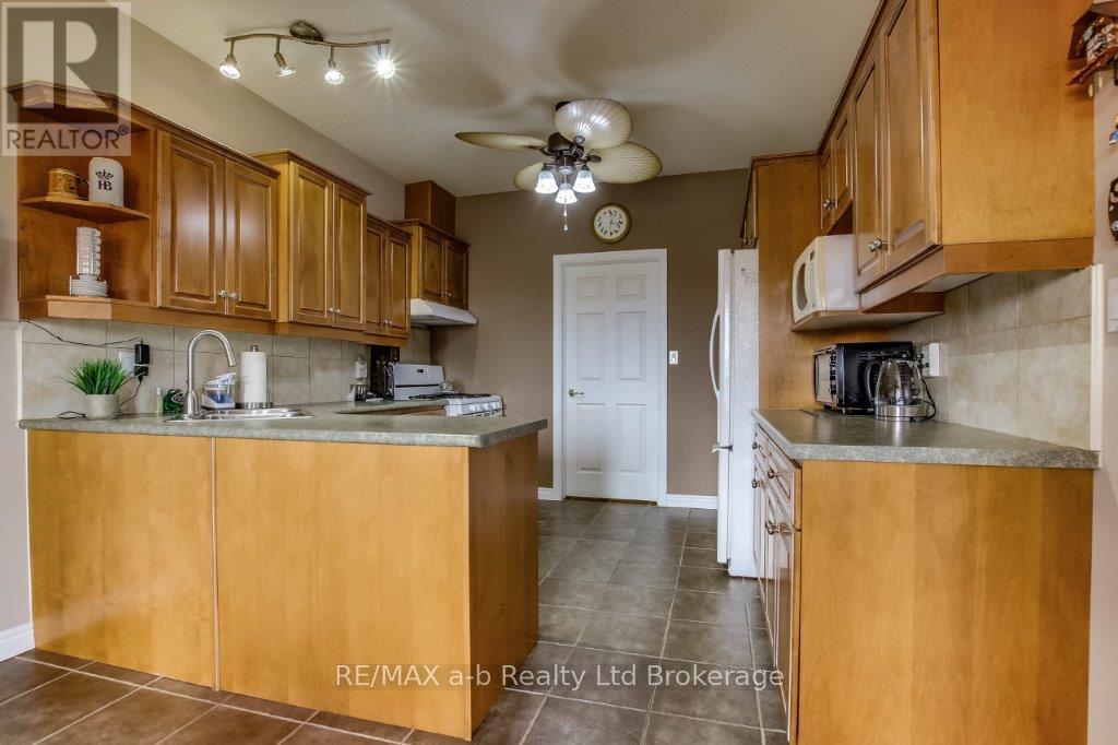 717 Garden Court Crescent, Woodstock, Ontario  N4T 0A2 - Photo 7 - X13114290