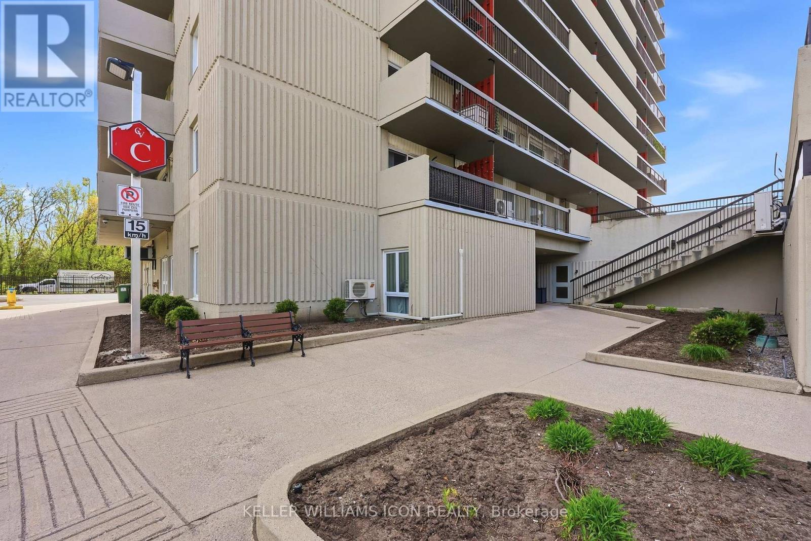 1607 - 158c Mcarthur Avenue, Ottawa, Ontario  K1L 8E7 - Photo 2 - X13114804