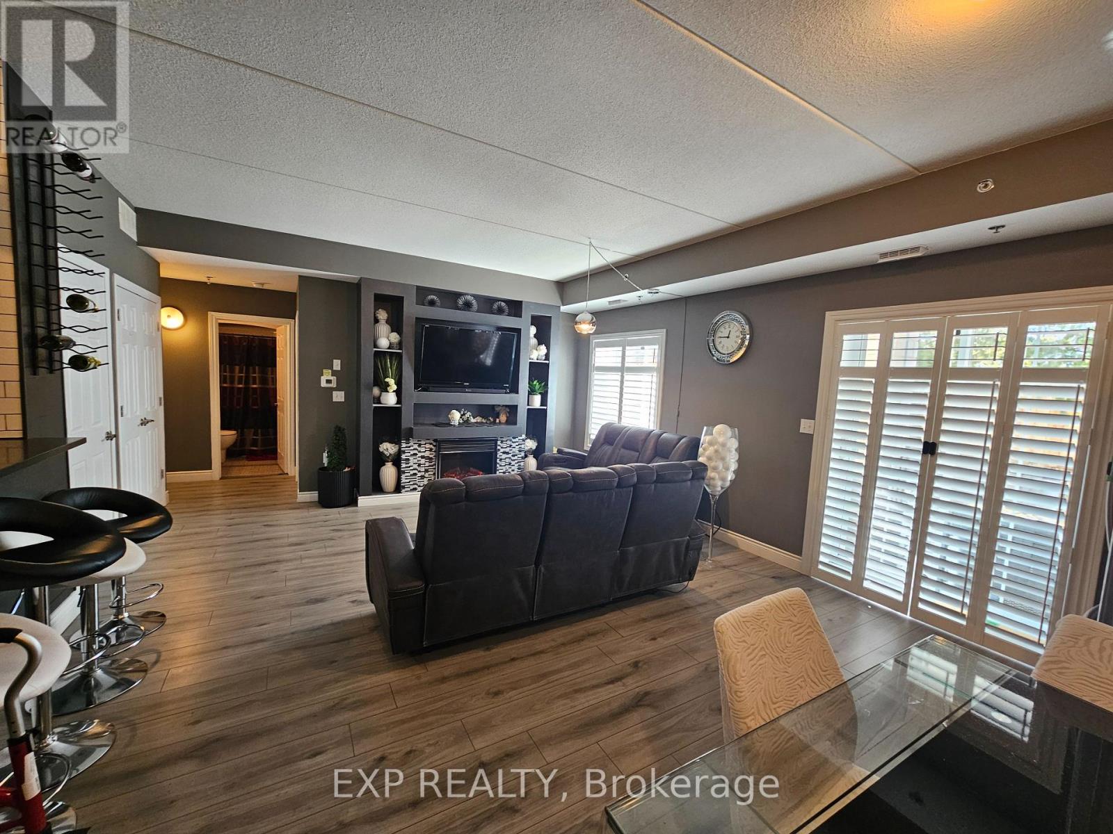 102 - 308 Watson Parkway N, Guelph, Ontario  N1E 0G7 - Photo 7 - X12854364