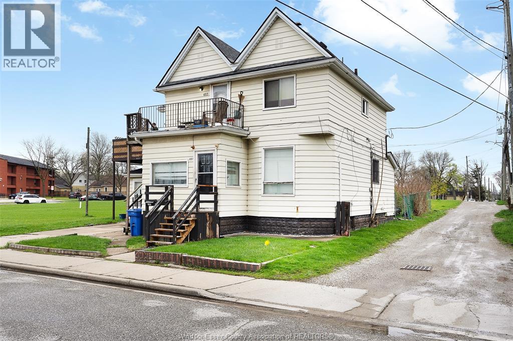 MLS# 26010635: 655 Chatham East, Windsor, Canada