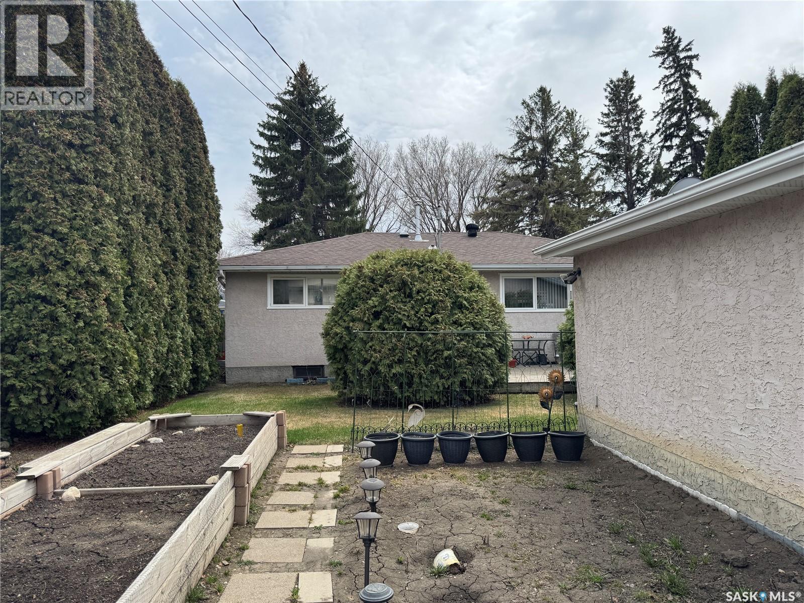 2504 Tomlinson Crescent, Saskatoon, Saskatchewan  S7L 3N2 - Photo 40 - SK035684