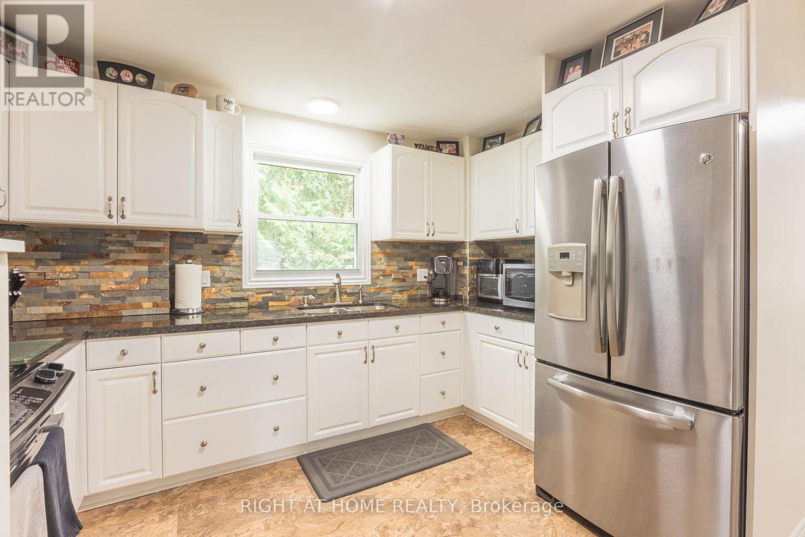 18 Duke Street, Clarington, Ontario  L1C 2T8 - Photo 4 - E13114876