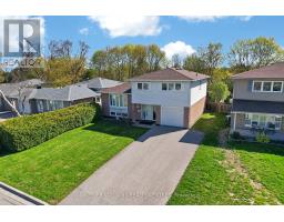 13 LAURENTIDE AVENUE, Aurora, Ontario