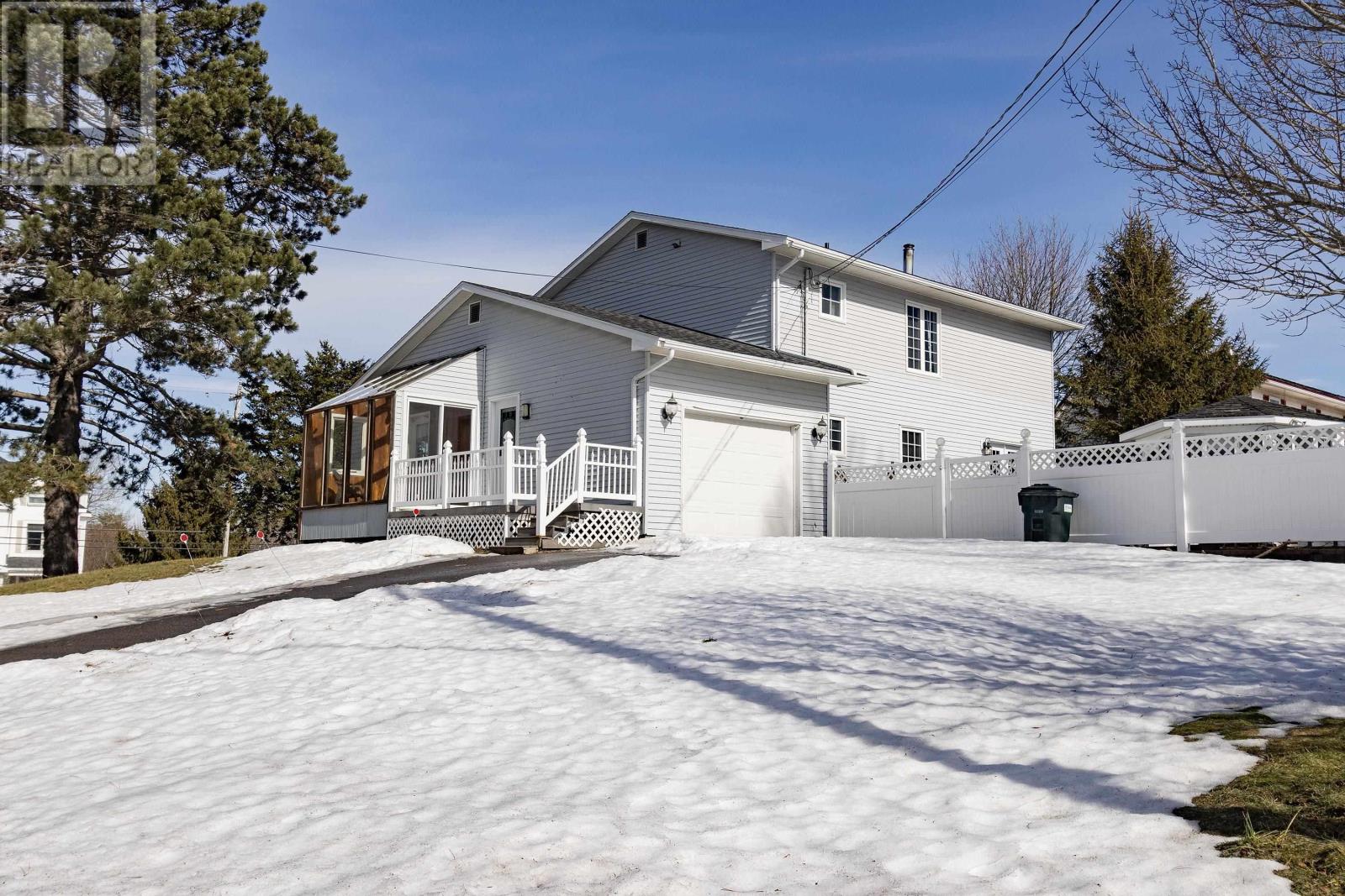 193a Victoria Street E, Amherst, Nova Scotia  B4H 1Y8 - Photo 3 - 202604341
