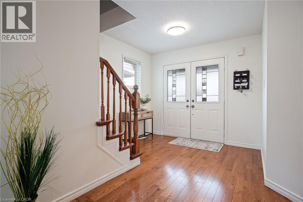 638 Windflower Crescent, Kitchener, Ontario  N2E 3S9 - Photo 3 - 40826529