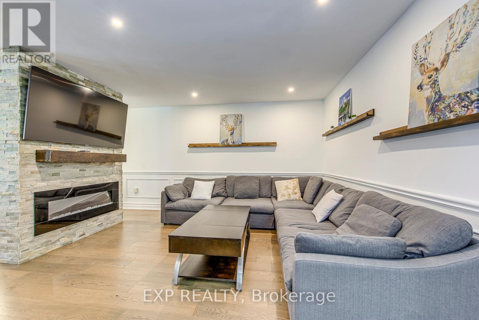 1225 Hedgestone Crescent, Oakville, Ontario  L6M 1X6 - Photo 8 - W13114806