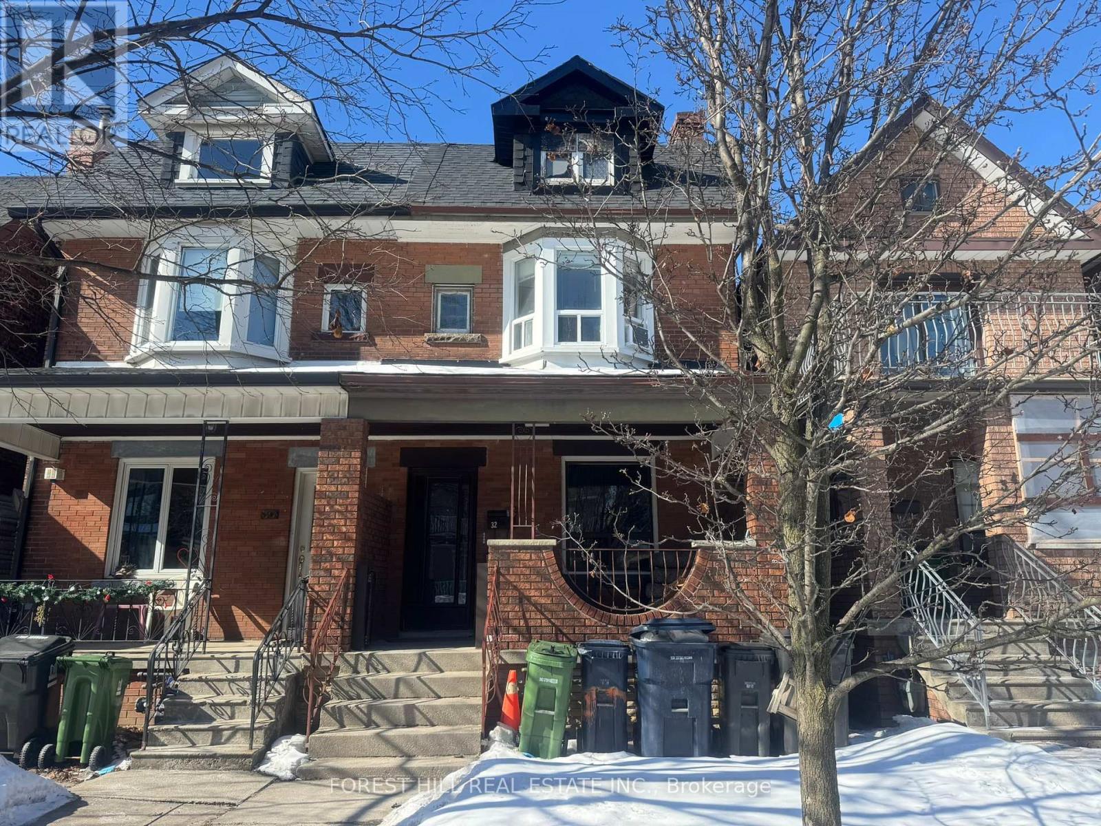 32 EARLSCOURT AVENUE