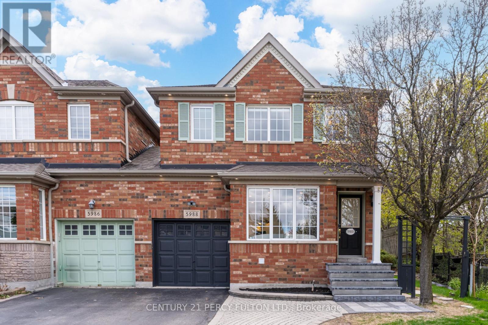5988 Long Valley Road, Mississauga, Ontario  L5M 6K4 - Photo 2 - W13114862