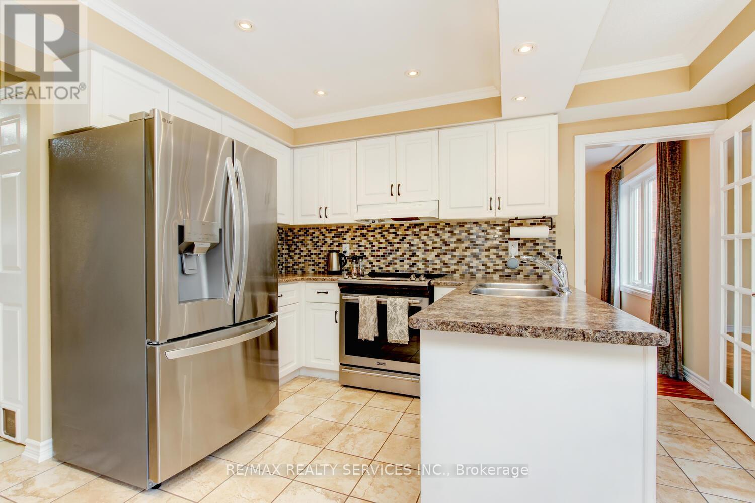 28 Chickadee Crescent, Brampton, Ontario  L6Z 3L2 - Photo 10 - W13114882