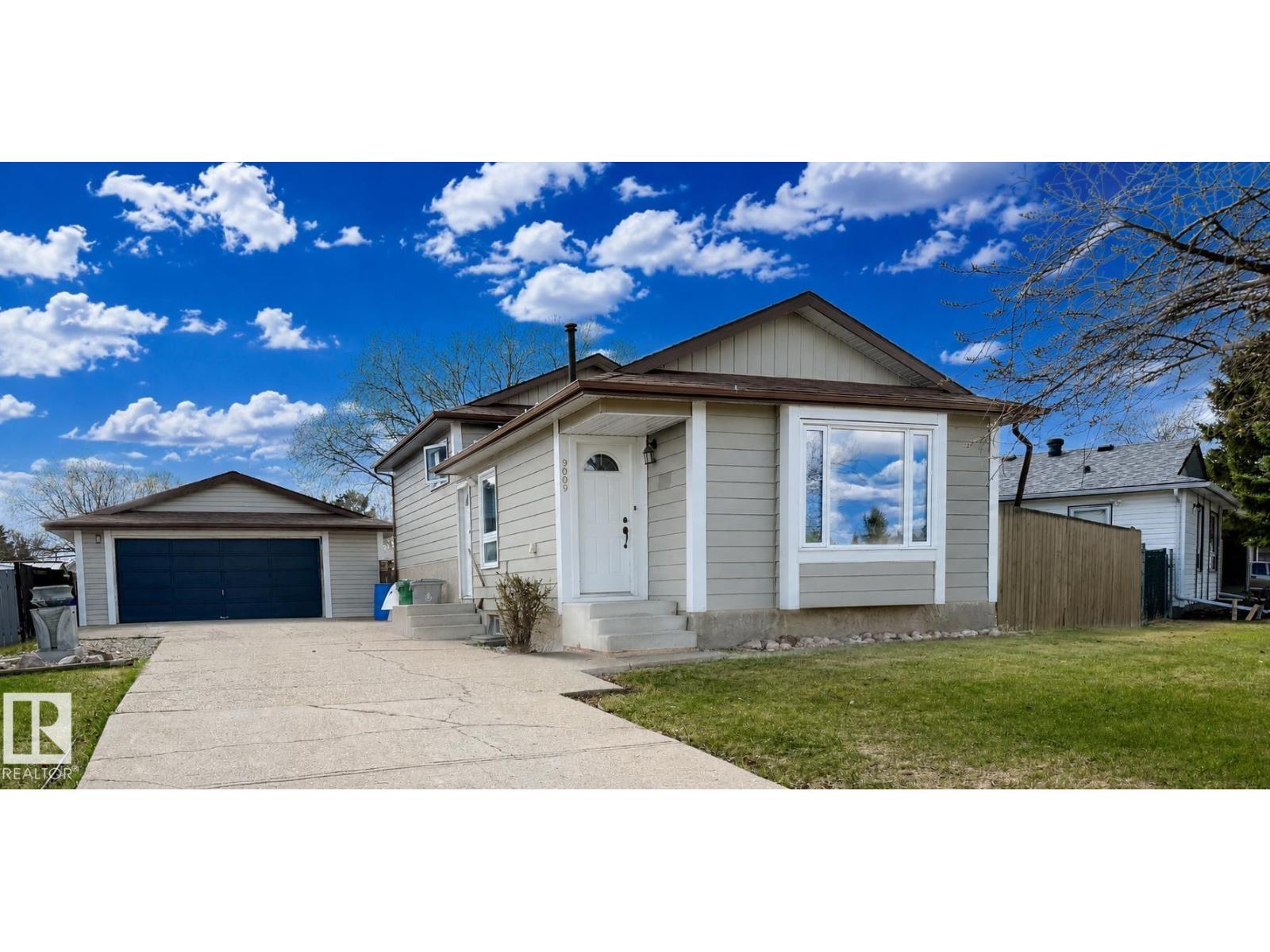9009 102 Av, Morinville, Alberta  T8R 1B5 - Photo 2 - E4476318