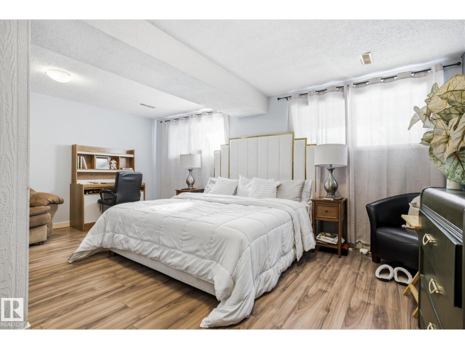9009 102 Av, Morinville, Alberta  T8R 1B5 - Photo 13 - E4476318