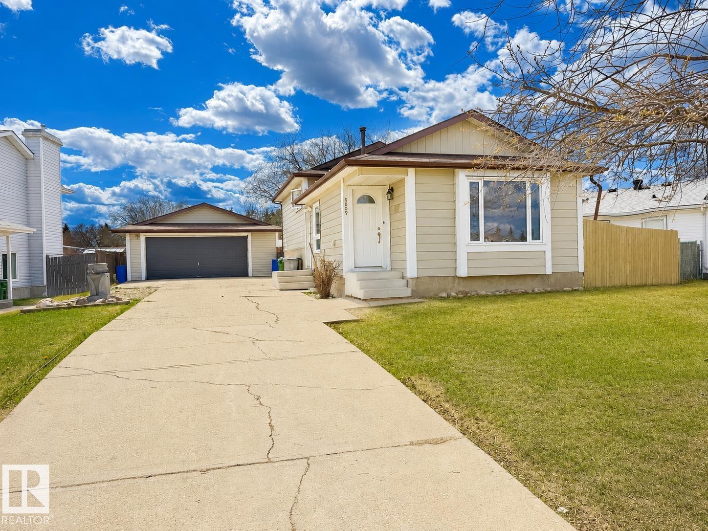 9009 102 Av, Morinville, Alberta  T8R 1B5 - Photo 1 - E4476318