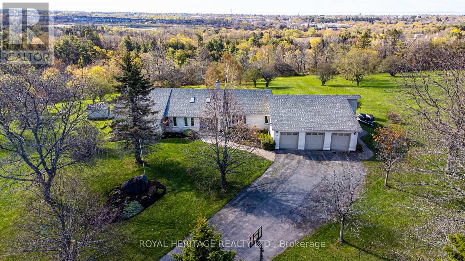 37 FOREST HILL DRIVE, Hamilton Township, Ontario