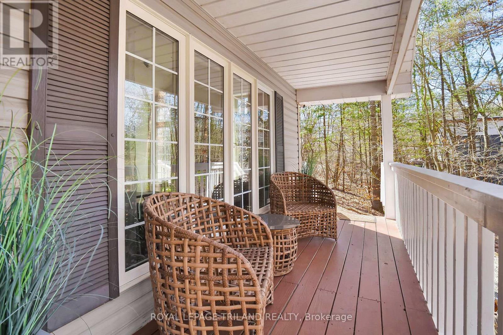 9945 Riverview Road, Lambton Shores, Ontario  N0M 1T0 - Photo 2 - X13114928