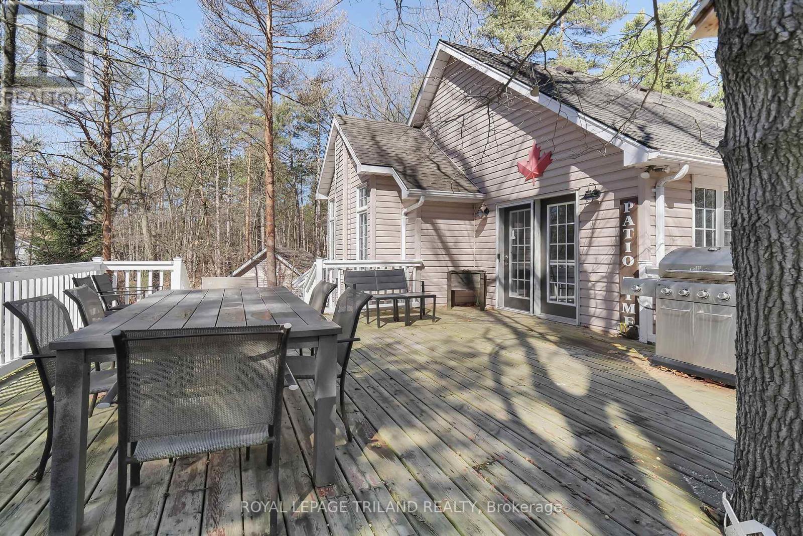9945 Riverview Road, Lambton Shores, Ontario  N0M 1T0 - Photo 23 - X13114928