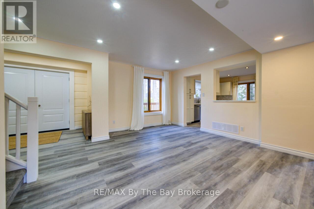 646 Oxbow Park Drive, Wasaga Beach, Ontario  L9Z 2V2 - Photo 18 - S13114826