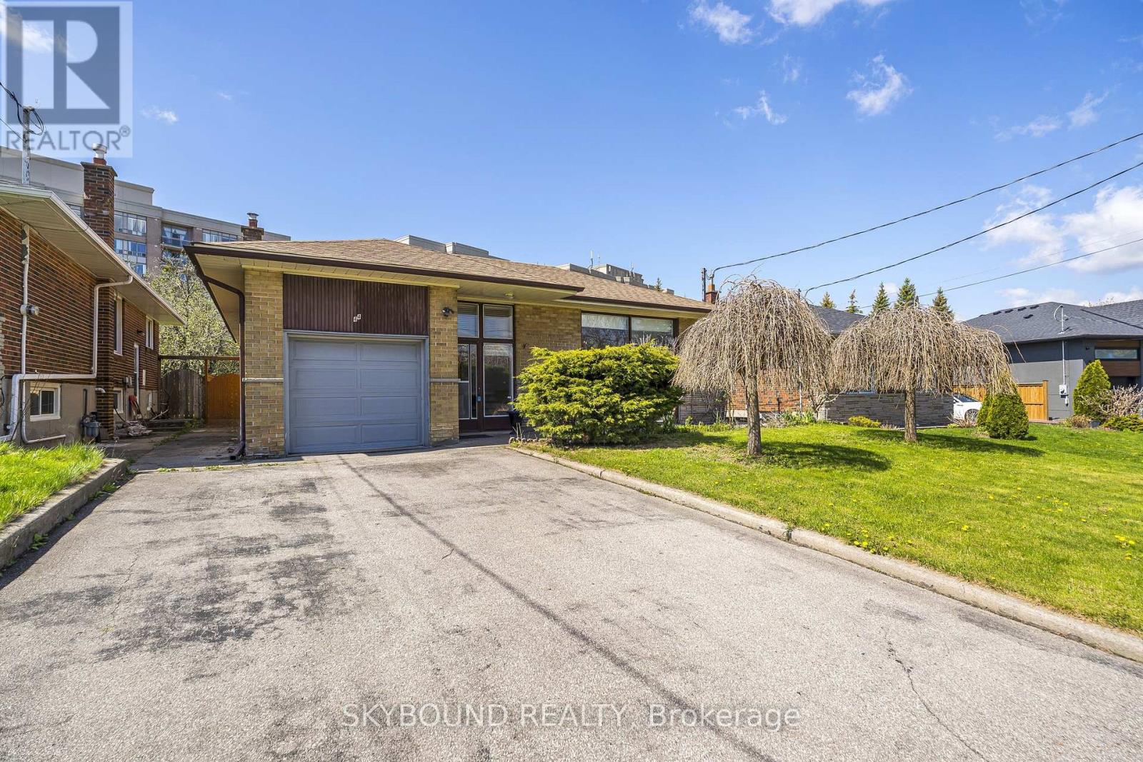 44 TINDER CRESCENT, Toronto, Ontario