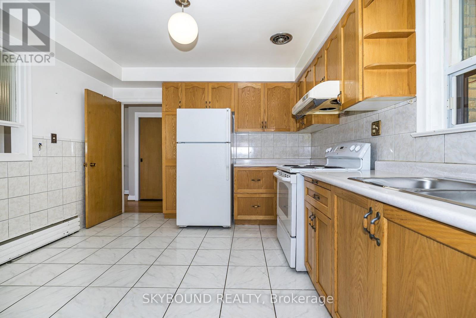 44 Tinder Crescent, Toronto, Ontario  M4A 1L3 - Photo 12 - C13114938