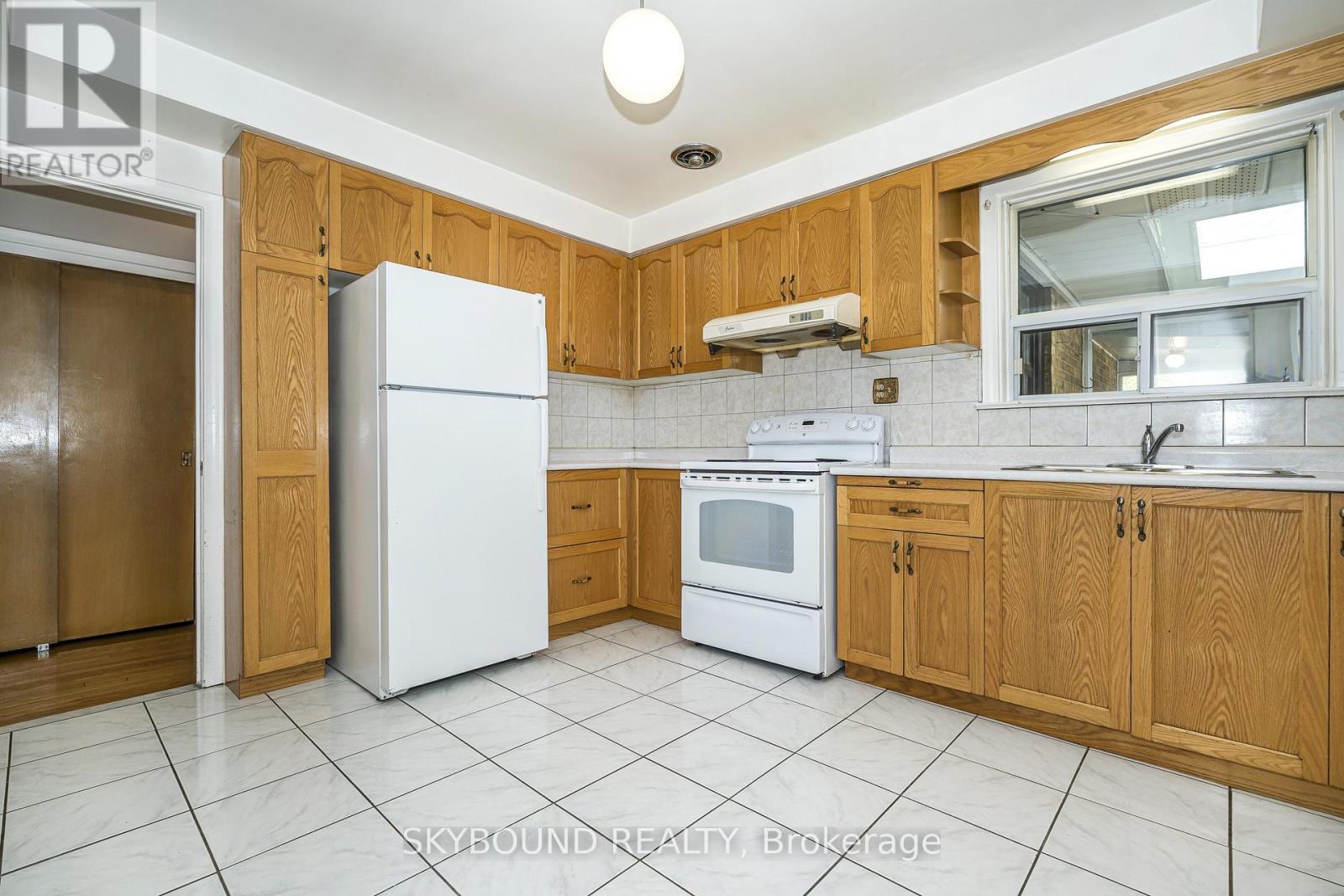 44 Tinder Crescent, Toronto, Ontario  M4A 1L3 - Photo 13 - C13114938