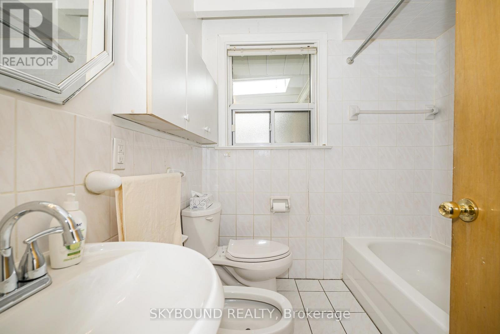 44 Tinder Crescent, Toronto, Ontario  M4A 1L3 - Photo 20 - C13114938