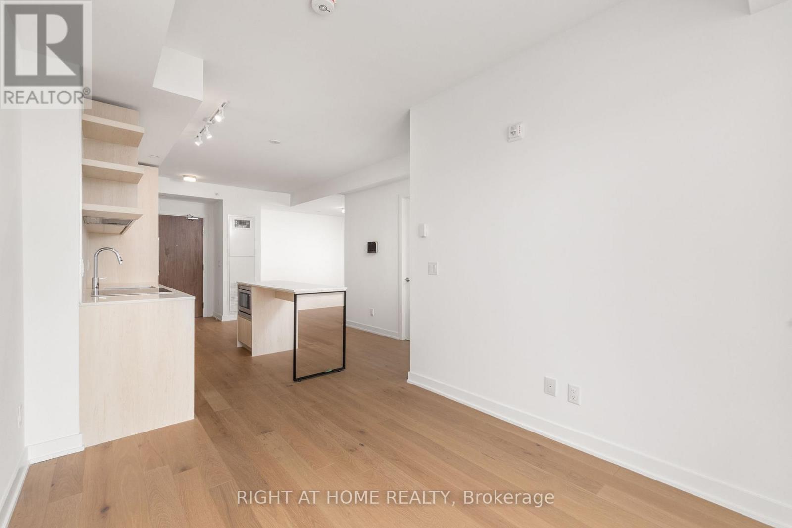 305 - 1161 Kingston Road, Toronto, Ontario  M4E 1T4 - Photo 11 - E13114912