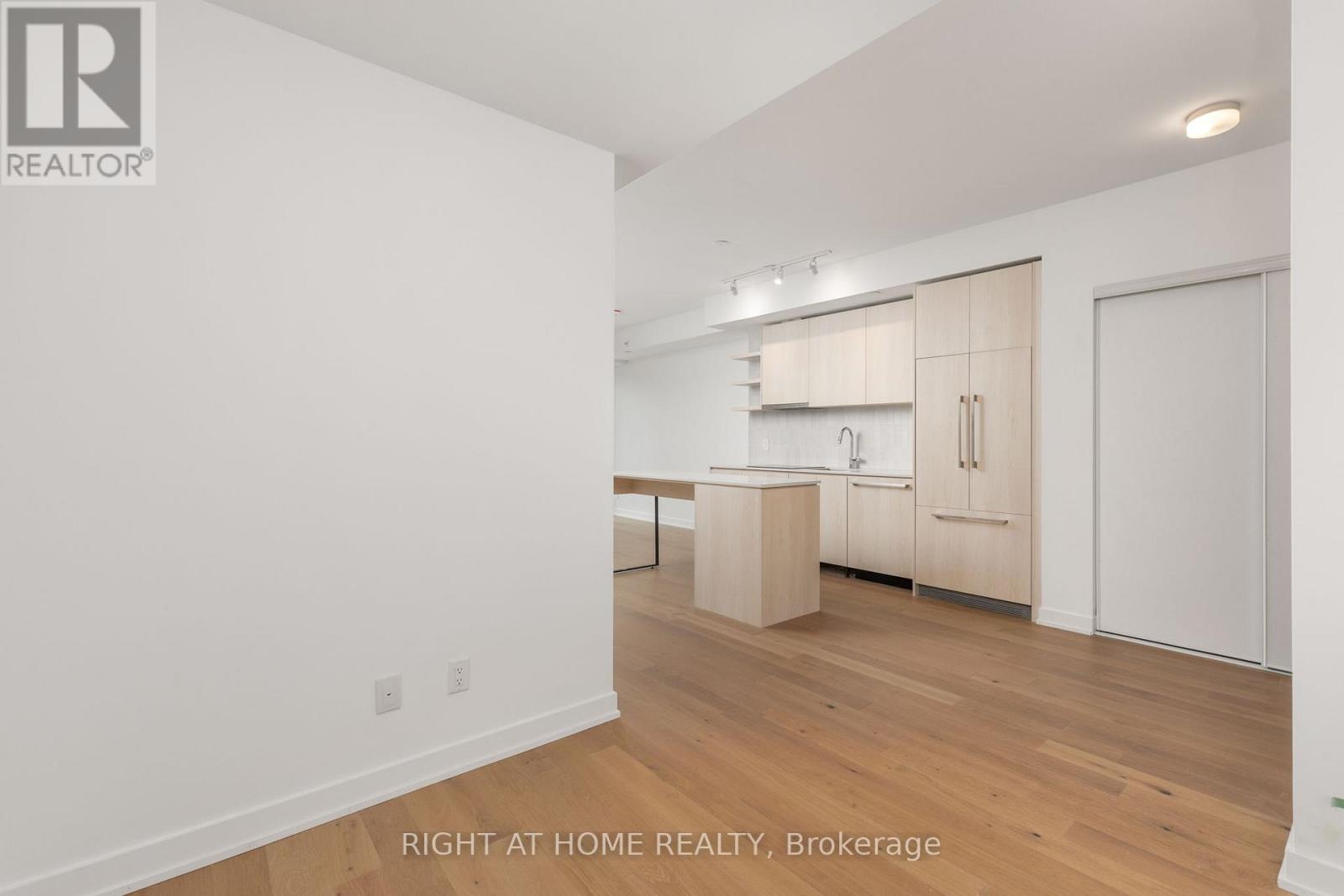 305 - 1161 Kingston Road, Toronto, Ontario  M4E 1T4 - Photo 14 - E13114912