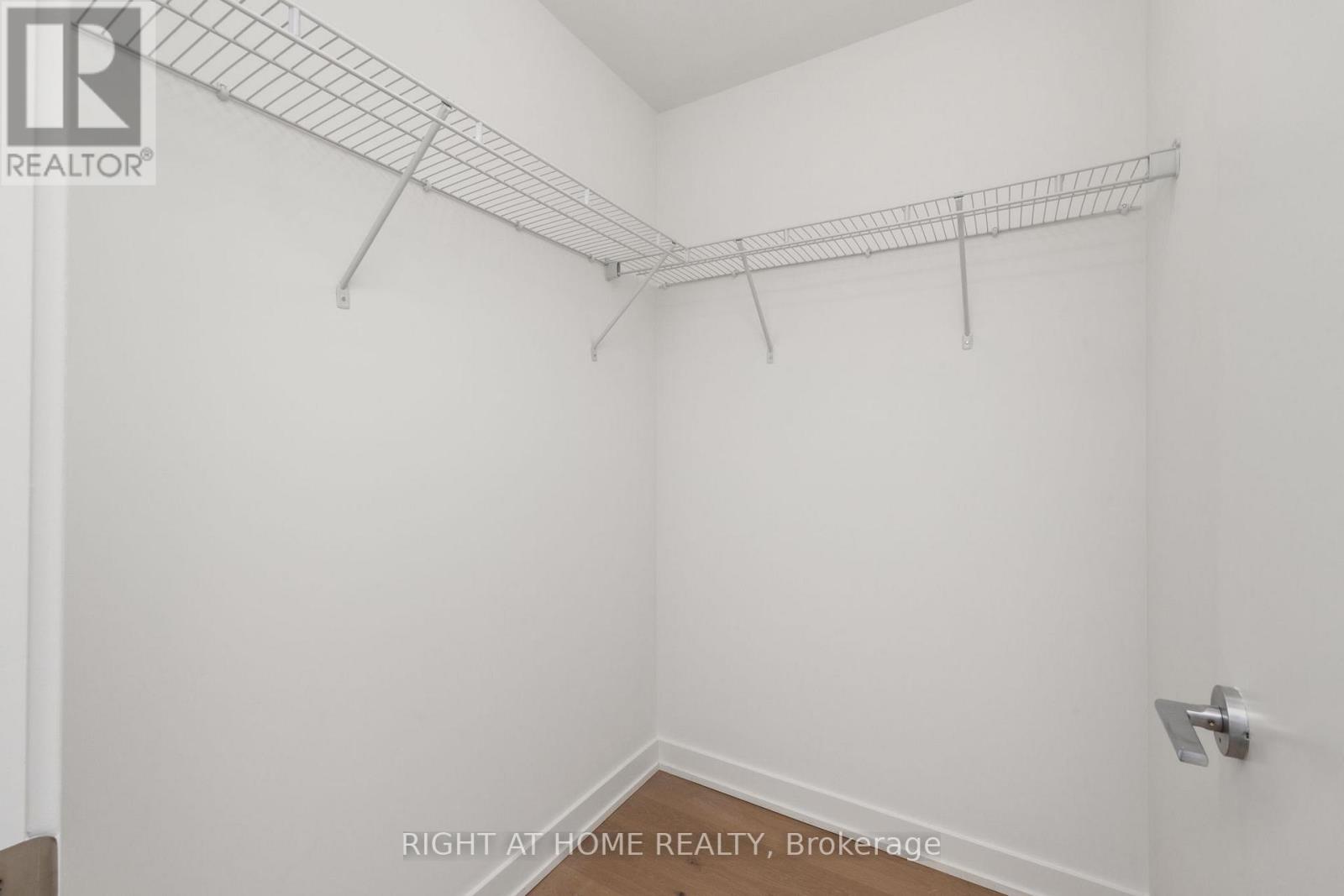 305 - 1161 Kingston Road, Toronto, Ontario  M4E 1T4 - Photo 17 - E13114912
