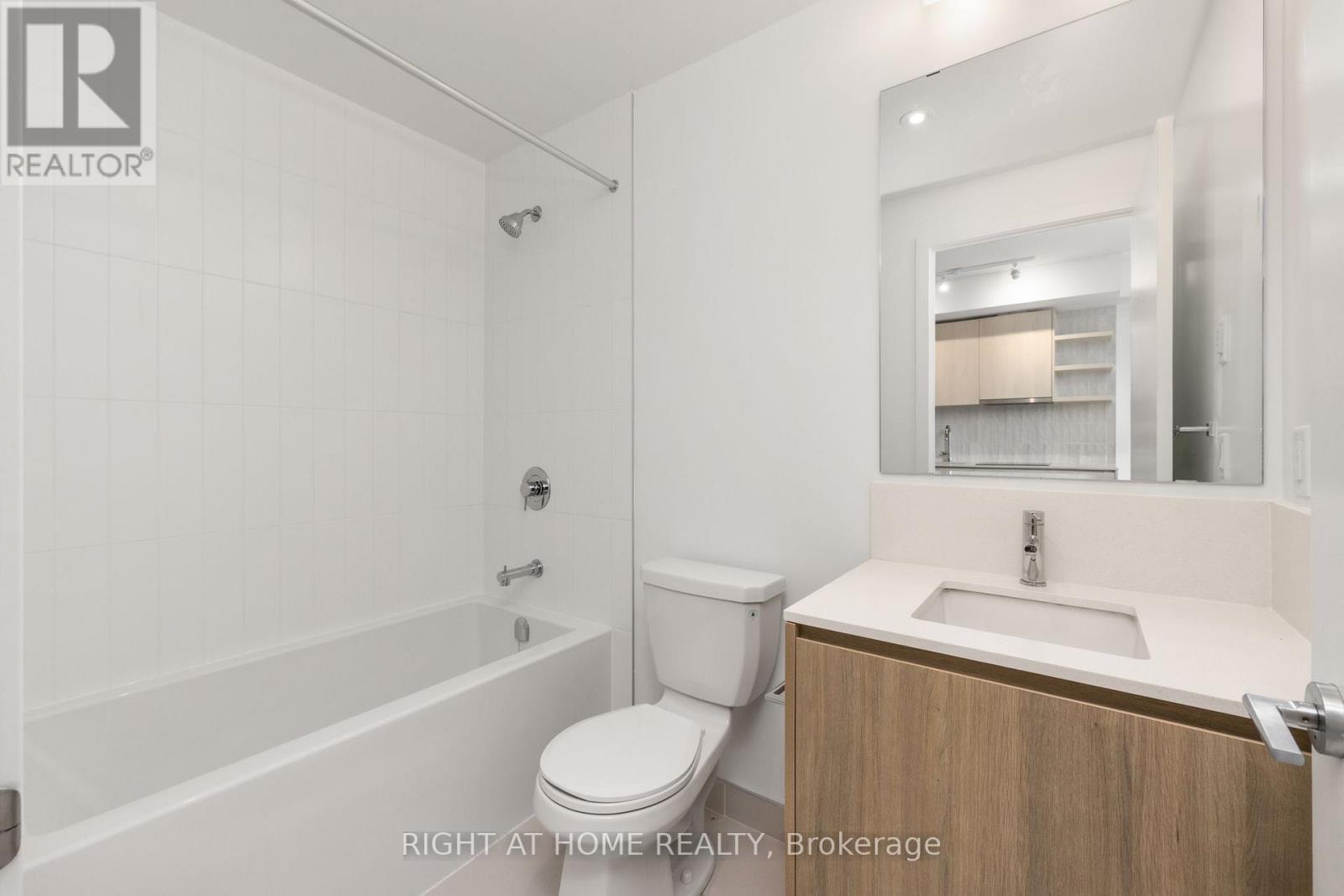305 - 1161 Kingston Road, Toronto, Ontario  M4E 1T4 - Photo 18 - E13114912
