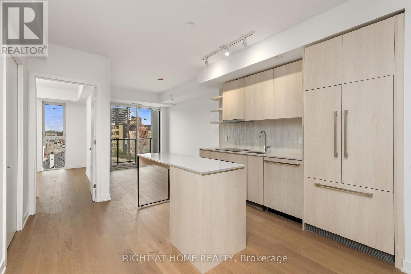 305 - 1161 Kingston Road, Toronto, Ontario  M4E 1T4 - Photo 2 - E13114912