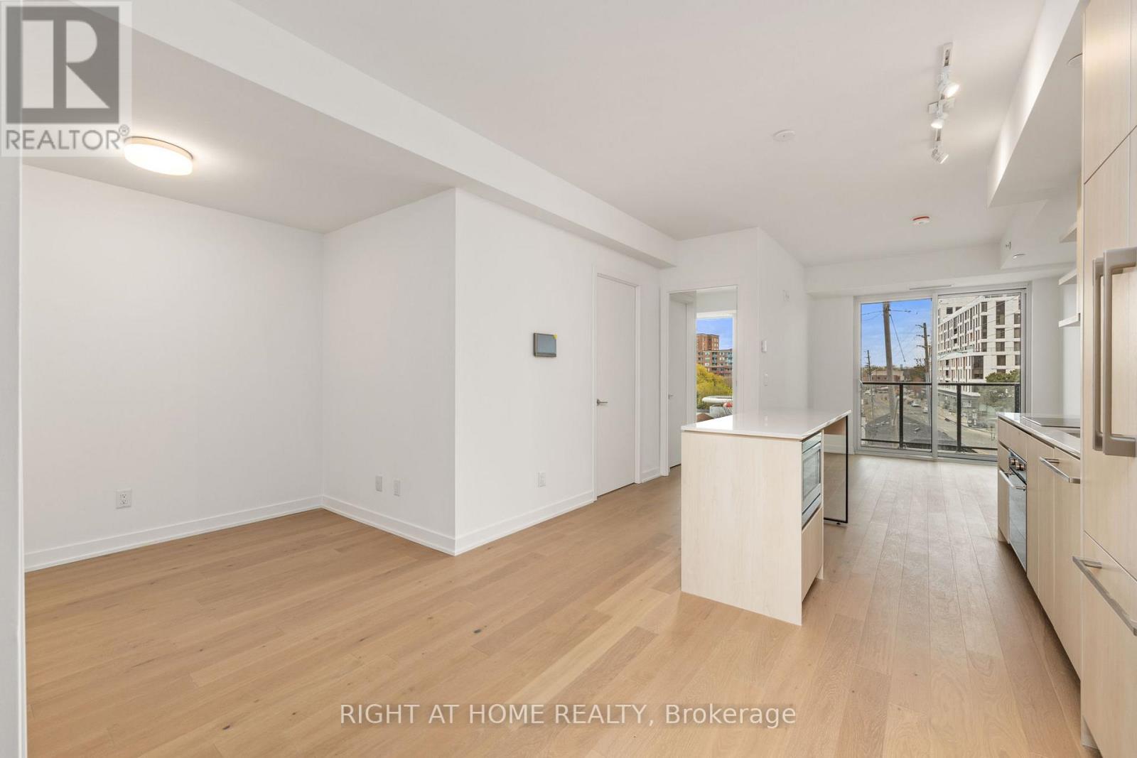 305 - 1161 Kingston Road, Toronto, Ontario  M4E 1T4 - Photo 3 - E13114912